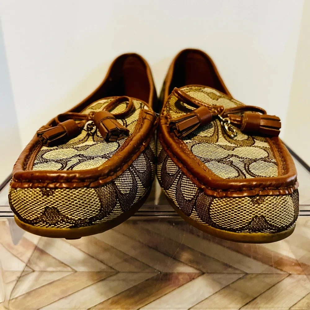 Coach excellent used